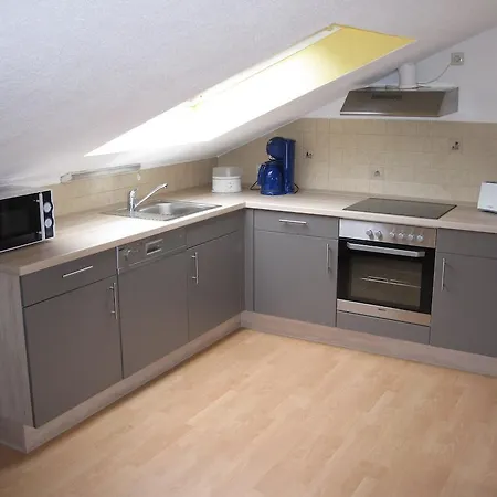 - An Der Kunstakademie هيمباخ