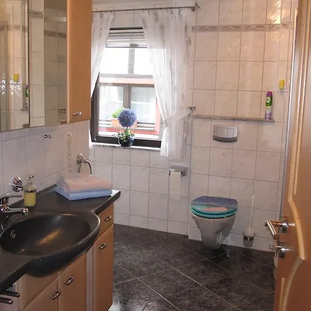 - An Der Kunstakademie Appartement *