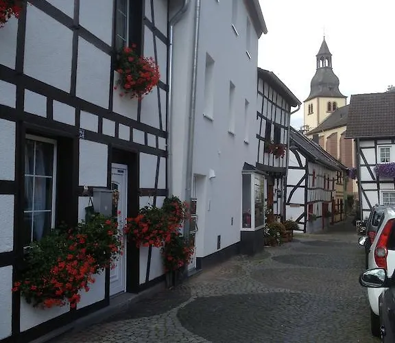 - An Der Kunstakademie *