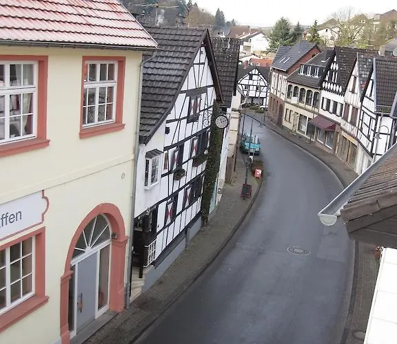 - An Der Kunstakademie Heimbach